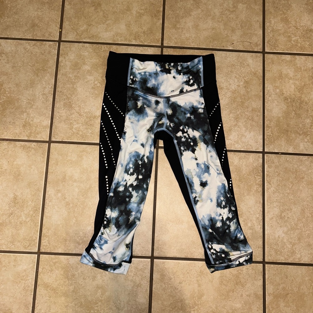 Lululemon Stop At Nothing Crop Pant Black Blooming Pixie Aquamarine size 4